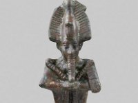 Aeg B 53  Aeg B 53, Spätzeit, 6.-4. Jahrhundert v. Chr. bis frühptolemäisch, 3. Jahrhundert v. Chr., Osiris, Bronze, H 7,8 cm, B 2,7 cm, T 2,9 cm : Bestandskatalog Ägypten